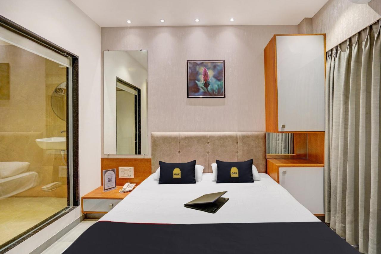 Townhouse Oak Hotel Vaibhav Súrat Exteriér fotografie